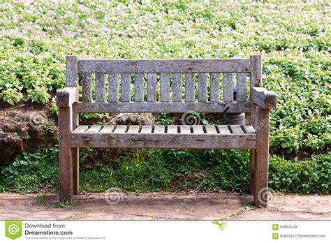 Maybe you would like to learn more about one of these? Alte Holzbank im Garten stockbild. Bild von schemel, retro ...