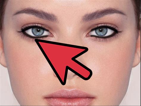 Do you know how to apply eyeliner quickly and make it look as if a professional artist worked on it? How to Apply Eyeliner in Photoshop: 7 Steps (with Pictures)