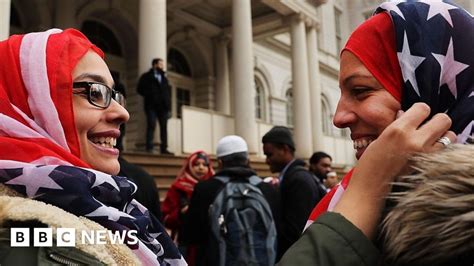 Non Muslim Americans Wear Hijab In Solidarity For World Hijab Day BBC
