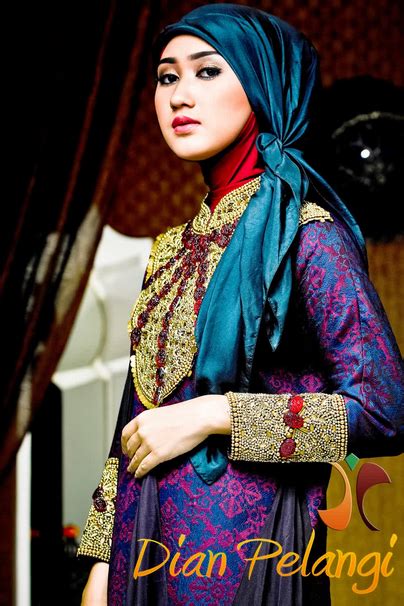 Model baju kebaya modern memang lebih fleksibel, seperti inspirasi yang satu ini. Desain Baju Kebaya Muslim Rancangan Dian Pelangi Model ...