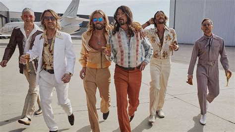 Слушать песни и музыку bee gees (би джиз) онлайн. Foo Fighters to release disco album as The Dee Gees