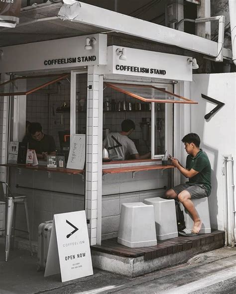 Kalau mereka buka kedai sendiri, mereka hanya ada satu kedai sahaja di satu kawasan. Sebelum Buka Kedai Kopi, Perhatikan Ini Dulu - Cetroo Coffee