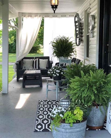 2030 Front Porch Sitting Area Ideas
