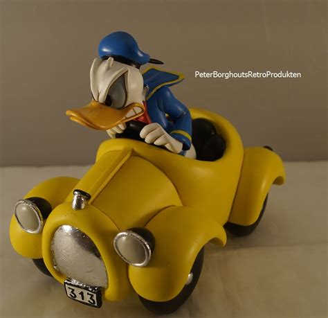Donald Duck In Yellow Car Donald Duck Driving In Car Disney Decoratie