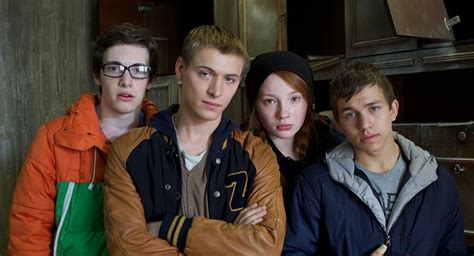 Лучшие сериалы про путешествия во времени - список сериалов про ...