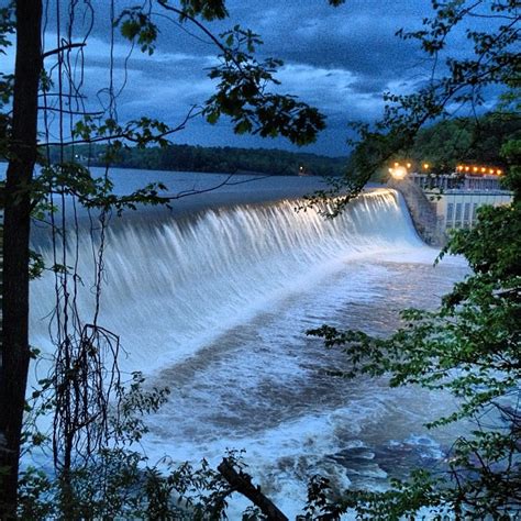 Lookout Dam In Catawba Nc Flood Ncwx Nc Catawbacounty Flickr