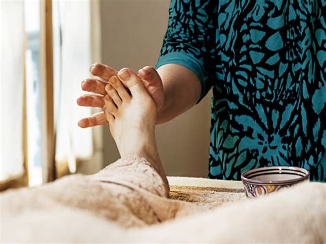 The Benefits And Risks Of Chinese Foot Massage Heidi Salon
