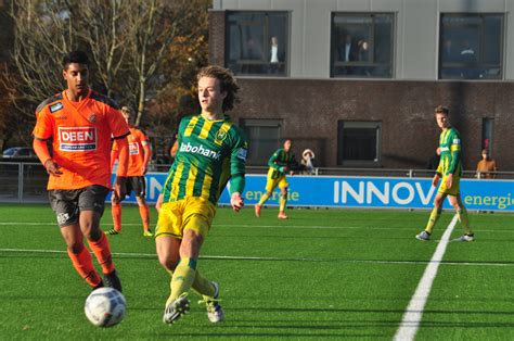 The eerste divisie (dutch pronunciation: ADO Den Haag onder 17 laat langs FC Volendam - ADO Den ...