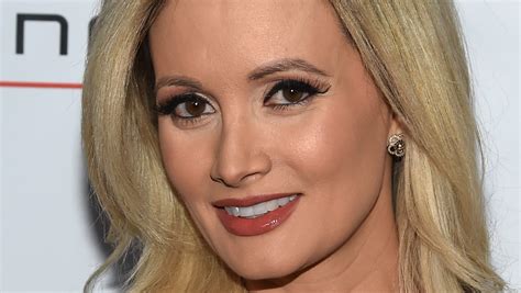 Holly Madison Reveals She S Thankful This Didn T Happen During Her Romance With Hugh Hefner