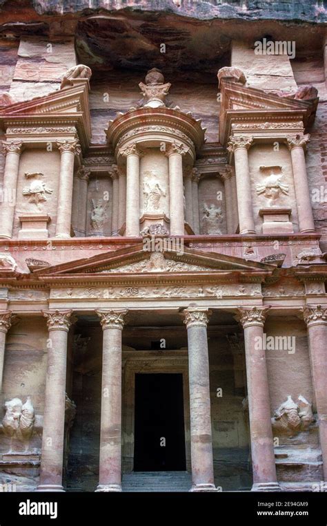 Al Khazneh Treasury Petra Jordan Stock Photo Alamy