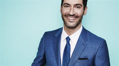 Lucifers Tom Ellis On The Dark Ones Mother Invading La And More