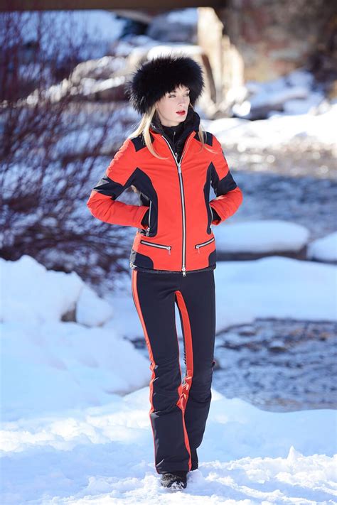 Fashionable Women Snow Outfits For This Winter 57