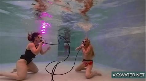 Jane And Minnie Manga Swim Naked In The Pool Hosting Anime