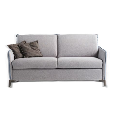 Luogo deputato al relax e al comfort per antonomasia, il divano è il re del salotto. Divani A Due Posti Moderni : Poltrona E Divano Moderno 2 ...