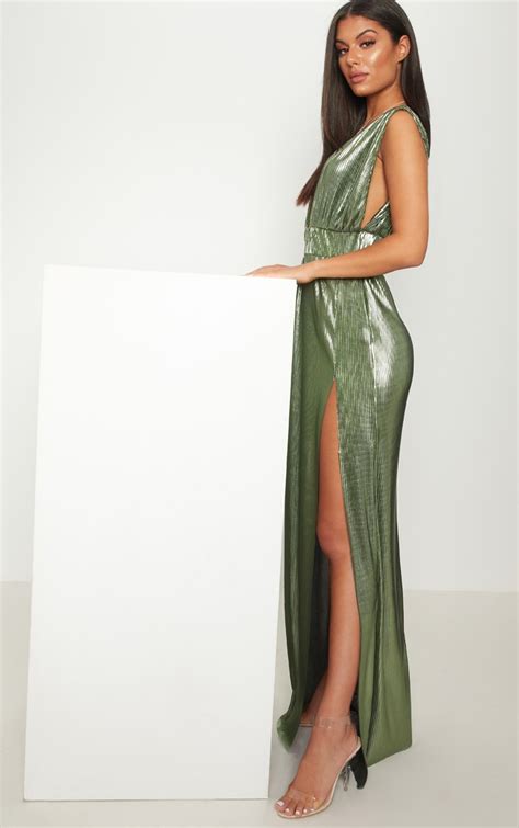Green Metallic Plisse Plunge Split Leg Maxi Dress Prettylittlething Ca