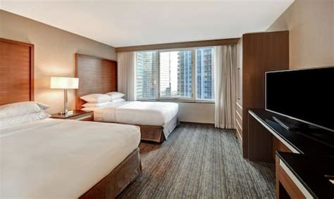 Rooms And Suites At The Embassy Suites Chicago Downtown Magnificent Mile
