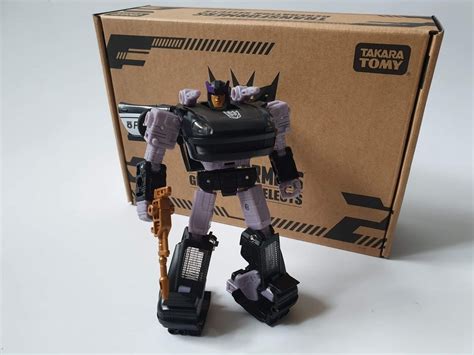 In Hand Pictures Of Netflix Transformers War For Cybertron Barricade