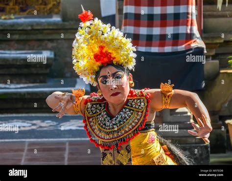 Traditional Balinese Dance In Ubud Bali Indonesia Stock Photo Alamy