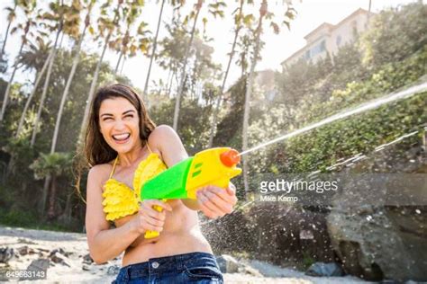 Squirt Play Photos Et Images De Collection Getty Images