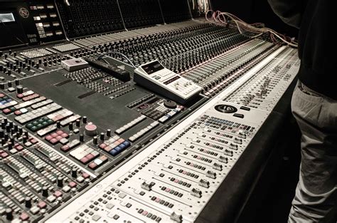 Mixing And Mastering Course Learn Music Production At Liveschool