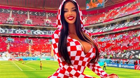 Ivana Knoll La Sexy Aficionada De Croacia Vive Un Desastre En Su Regreso Al Mundial Marcausa