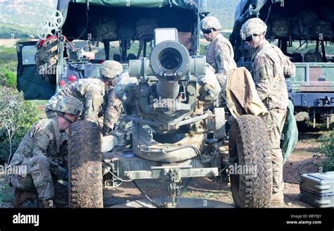 Us Army Artillerymen Assigned To Battery A 4th Battalion 319th