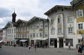Unsere filiale finden sie in der nähe des bahnhofs bad tölz in den räumlichkeiten, wo seit 1951 mit dem autohaus oberland eines der ältesten autohäuser in und um bad tölz ansässig war. Quermania - Bayern - Bad Tölz - Marktstraße - Altes ...