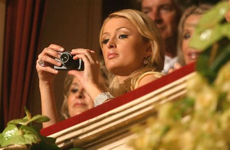 Am vergangenen freitag ist ein passagierflugzeug der pakistan international airlines. Simulierter Flugzeugabsturz versetzt Paris Hilton in Panik ...