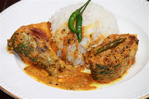 Bengali Style Hilsa Fish In Poppy Seeds Yogurt Curry By Archana S Kitchen
