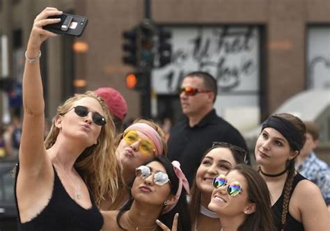 why we take ‘selfies talkpath news