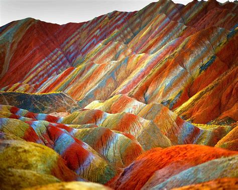 Discover The Most Spectacular Colored Mountains In The World (Photo