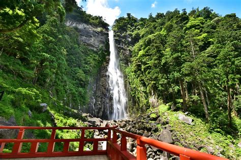 Nachi Falls ｜the Gate｜japan Travel Magazine Find Tourism And Travel Info