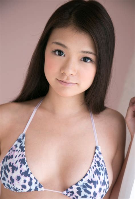 Thumbnow Japanese Babe Kana Tsuruta Erotic Photo