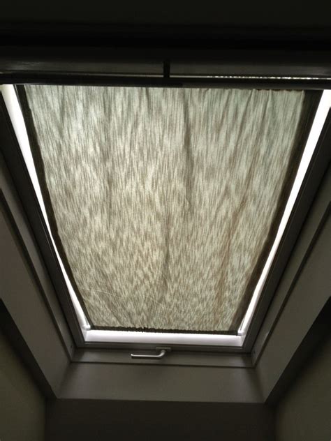 These retractable blackout skylight cellular shades from selectblinds.com will block up to 99% of unwanted light coming through your skylight. {Tutorial} | Bedroom Re-Do: Skylight Curtain | Diy ...