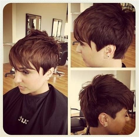 This is to ensure a more symmetric cut. 2020 Popular Short Haircuts with One Side Shaved