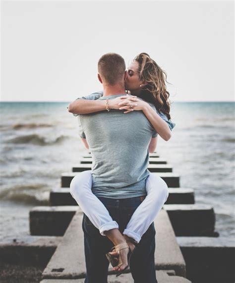 37 Must Try Cute Couple Photo Poses Praise Wedding Engagement Photos Wedding Engagement