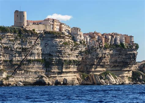 Découvrir Les Fameuses Falaises De Bonifacio En Corse Du Sud Vous
