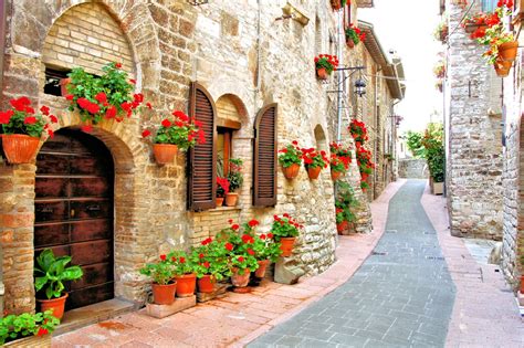 Street In Italy 4k Ultra Hd Wallpaper Background Image 3900x2595