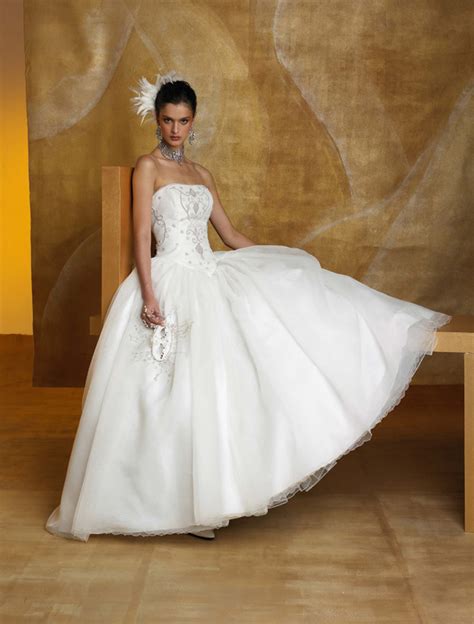 Dream about black wedding dress to dream of a black wedding dress represents an excessive attitude towards making a permanent choice. St. Pucchi Maya Z189 Wedding Dress on Sale - Your Dream Dress