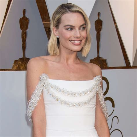 Australian Actress Margot Robbie Wore Diamond Earrings For An