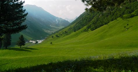 7 beautiful photographs of the magnificent Minimarg Valley ...