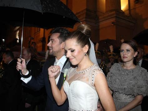 Plotki o tym, że aleksandra kwaśniewska (30) przyjęła oświadczyny kuby badacha, po raz pierwszy pojawiły się rok temu. Ślub dekady! Zobacz, kto się bawił u Kwaśniewskiej i ...