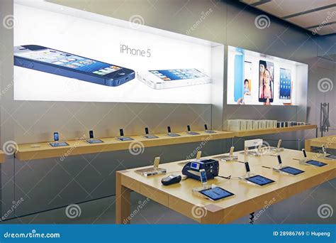 Iphone5 In Apple Store Editorial Stock Image Image Of Electronic