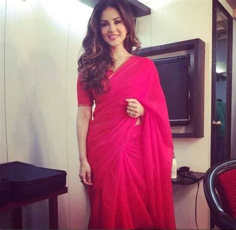 Sunny Leone Goes Ethnic 10 Times She Looked Gorgeous In A Sari Lifestyle Gallery News The