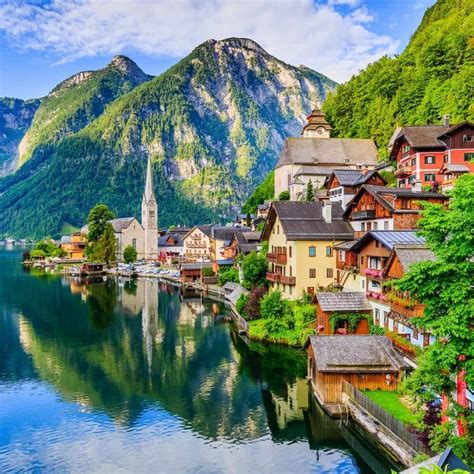 10 Reasons To Visit Hallstatt Austria Travelawaits Real Life