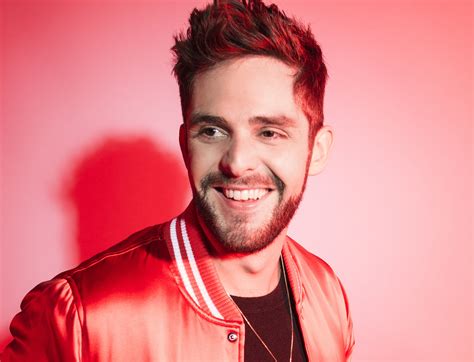 Thomas Rhett Reads His Autobiography In New Single ‘life Changes