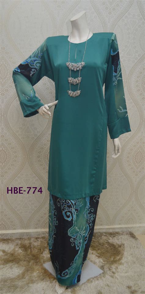 Malaysia islamic clothing hot selling new design baju kurung batik with long sleeve fabric polyester, cotton, polyester, spandex, linen etc. BAJU KURUNG TRADISIONAL BATIK HBE KOD HBE774 A | Saeeda ...