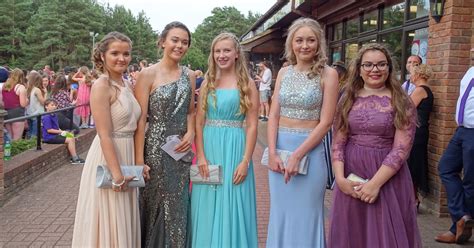 Tomlinscote School Celebrate Glamorous Pine Ridge Prom Surrey Live