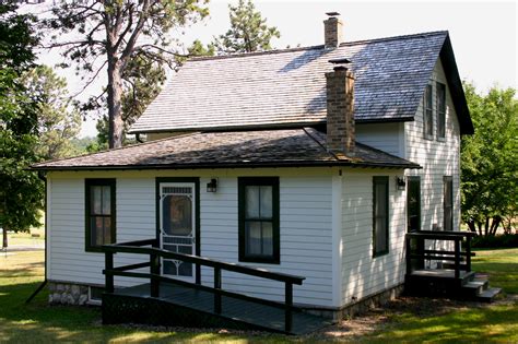 Stay At This Historic Homestead In North Dakota Built In The 1800s