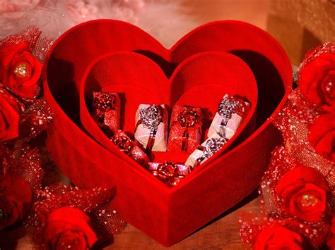 The 63 most romantic valentine's day gifts for her to unwrap this year. wallpapers: Valentine's Day Gift